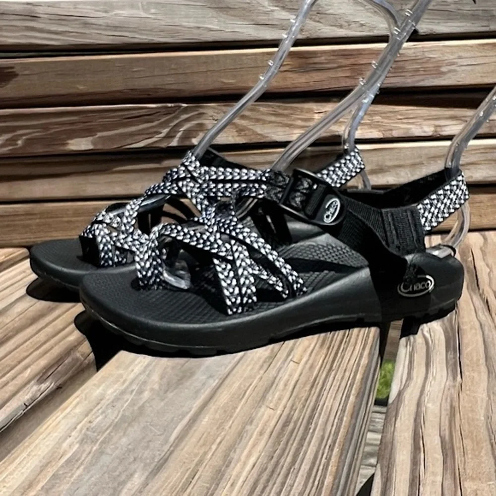 - Chaco Zx2 Classic Double Strap Toe Sandals SZ 6! LIKE NEW!